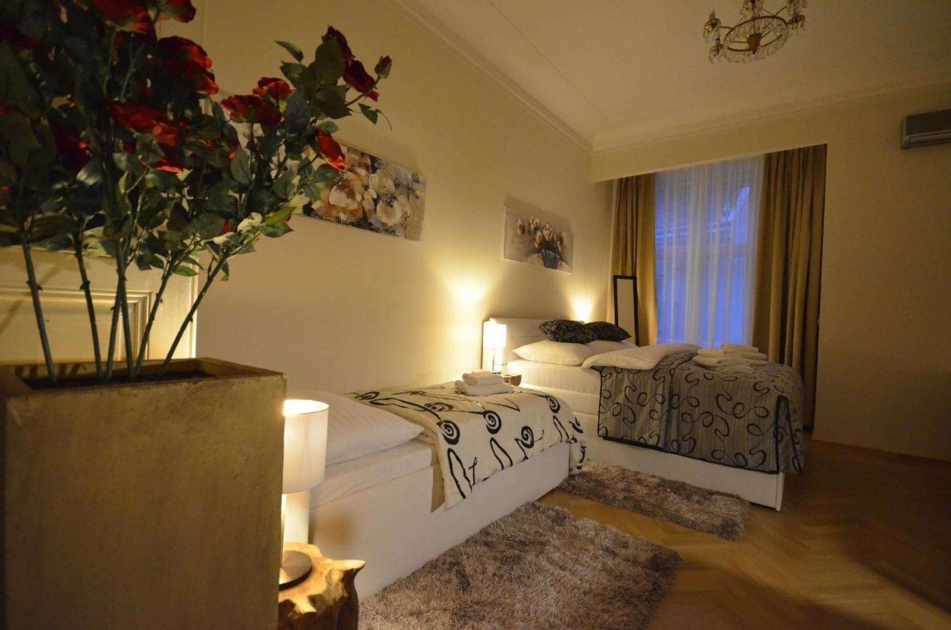 Fuer 3 Personen Und 2 In Prag Appartamento Praga
