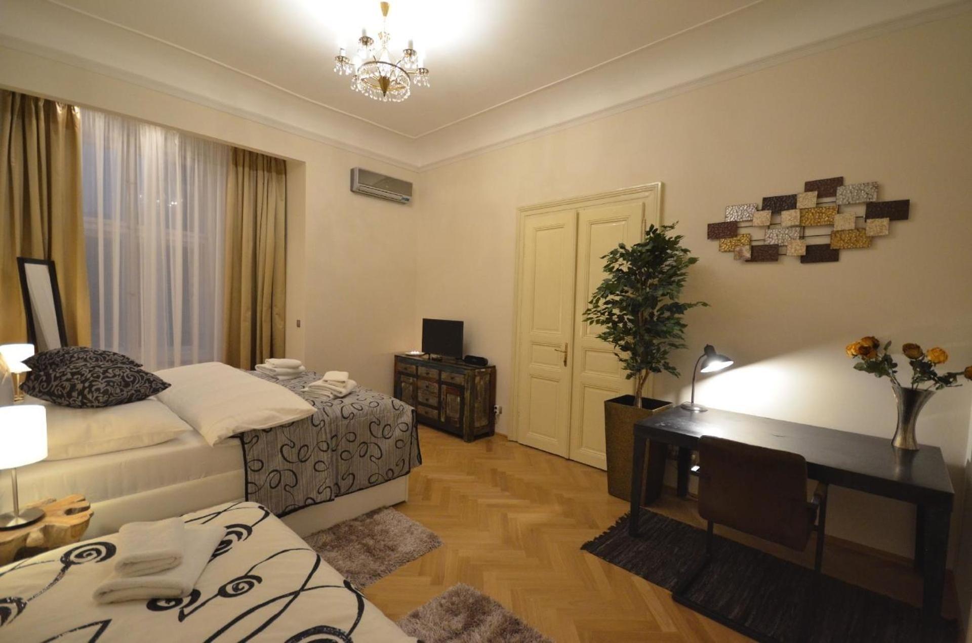 Appartamento Fuer 3 Personen Und 2 In Prag *